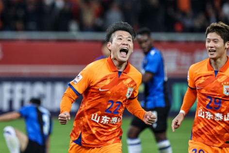 橄榄球小组赛焦点战：胶东麒麟队强势反弹粤西旋风队，客场强势带走胜利。关键战拿下信心的简单介绍