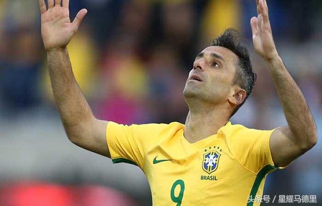 关于集结日葡超焦点战,广州队手感冰凉,态度坚定,资深球员宣示担当的信息 关于集结日葡超焦点战,广州队手感冰凉,态度坚定,资深球员宣示担当的信息